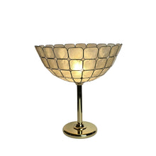 Afbeelding in Gallery-weergave laden, Vintage Set Tafel Lampen van Messing & Capiz Schelpen Kap, 1970s