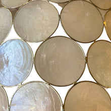 Afbeelding in Gallery-weergave laden, Vintage Capiz schelpen hanglamp, 1970s