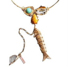 Load image into Gallery viewer, Mippies – Handgemaakte spangketting met beweegbare vis en agaat, hand-made in Nederland