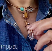 Load image into Gallery viewer, Mippies – Handgemaakte spangketting met beweegbare vis en agaat, hand-made in Nederland