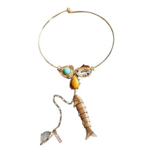 Load image into Gallery viewer, Mippies – Handgemaakte spangketting met beweegbare vis en agaat, hand-made in Nederland