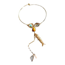 Load image into Gallery viewer, Mippies – Handgemaakte spangketting met beweegbare vis en agaat, hand-made in Nederland