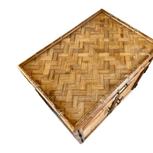 Afbeelding in Gallery-weergave laden, Vintage faux bamboe en rotan kastje met visgraatmotief, Frankrijk 1960s