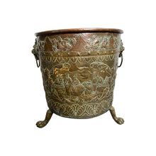 Afbeelding in Gallery-weergave laden, Friese aker in geel koper met leeuwen koppen en poten, Friesland 1880s