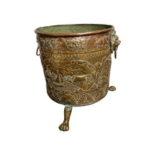 Afbeelding in Gallery-weergave laden, Friese aker in geel koper met leeuwen koppen en poten, Friesland 1880s