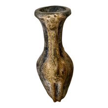 Afbeelding in Gallery-weergave laden, Unieke vintage set van twee XL kleien tribale vazen met giraffe handgrepen