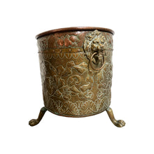 Afbeelding in Gallery-weergave laden, Friese aker in geel koper met leeuwen koppen en poten, Friesland 1880s