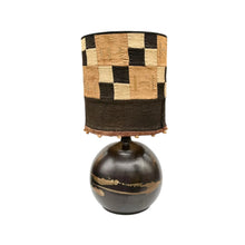 Afbeelding in Gallery-weergave laden, Vintage keramieken lamp met exclusieve Gambiaanse lampenkap, Frankrijk, 1970s