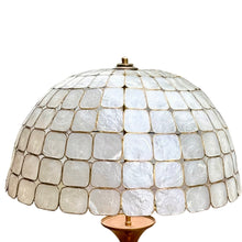 Afbeelding in Gallery-weergave laden, Vintage Set Capiz Shell en Bamboe Messing Vloerlampen, Duitsland 1960s