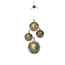 Afbeelding in Gallery-weergave laden, Vintage Cascade Hanglamp met vier Glazen Bollen, 1960s
