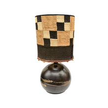 Afbeelding in Gallery-weergave laden, Vintage keramieken lamp met exclusieve Gambiaanse lampenkap, Frankrijk, 1970s