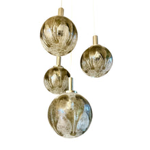 Afbeelding in Gallery-weergave laden, Vintage Cascade Hanglamp met vier Glazen Bollen, 1960s