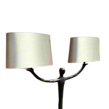 Afbeelding in Gallery-weergave laden, Bronzen Porta Romana Tafellamp – Sculpturale Elegant, Italie 1970s