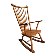 Afbeelding in Gallery-weergave laden, Eikenhouten Vintage Schommelstoel De Ster Gelderland, Nederland 1960