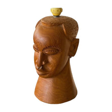 Afbeelding in Gallery-weergave laden, Vintage massief houten Afrikaanse lamp, 1970s
