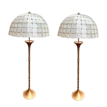 Afbeelding in Gallery-weergave laden, Vintage Set Capiz Shell en Bamboe Messing Vloerlampen, Duitsland 1960s