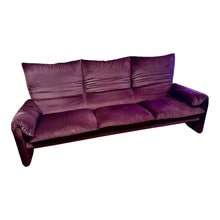 Load image into Gallery viewer, 3-Zits "Maralunga" Cassina Sofa paarse mohair velvet, Vico Magistretti - Italia 1970s