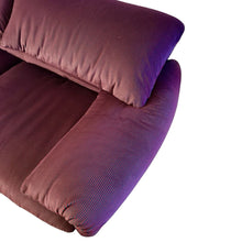 Load image into Gallery viewer, 3-Zits "Maralunga" Cassina Sofa paarse mohair velvet, Vico Magistretti - Italia 1970s