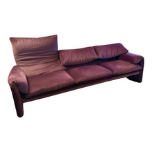 Load image into Gallery viewer, 3-Zits "Maralunga" Cassina Sofa paarse mohair velvet, Vico Magistretti - Italia 1970s
