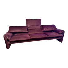 Load image into Gallery viewer, 3-Zits "Maralunga" Cassina Sofa paarse mohair velvet, Vico Magistretti - Italia 1970s