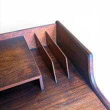 Load image into Gallery viewer, Danish palisander bureau model 56 ontworpen door Arne Wahl Iversen voor Vinde Møbelfabrik, Denemarken 1960.
