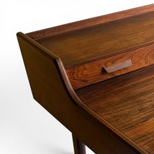 Load image into Gallery viewer, Danish palisander bureau model 56 ontworpen door Arne Wahl Iversen voor Vinde Møbelfabrik, Denemarken 1960.