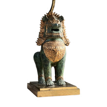 Load image into Gallery viewer, Thaise Singha lion Foo dog bronze en vergulde tafellamp, 1960s