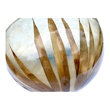 Load image into Gallery viewer, Unieke wandlamp van hars met echte bladeren, Frankrijk 1970s