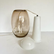 Load image into Gallery viewer, Vintage glazen tafellamp. Italië, 1960s
