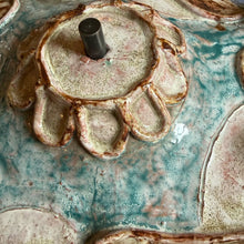 Afbeelding in Gallery-weergave laden, Vintage keramische tafellamp met metalen voet, Europa 1970s
