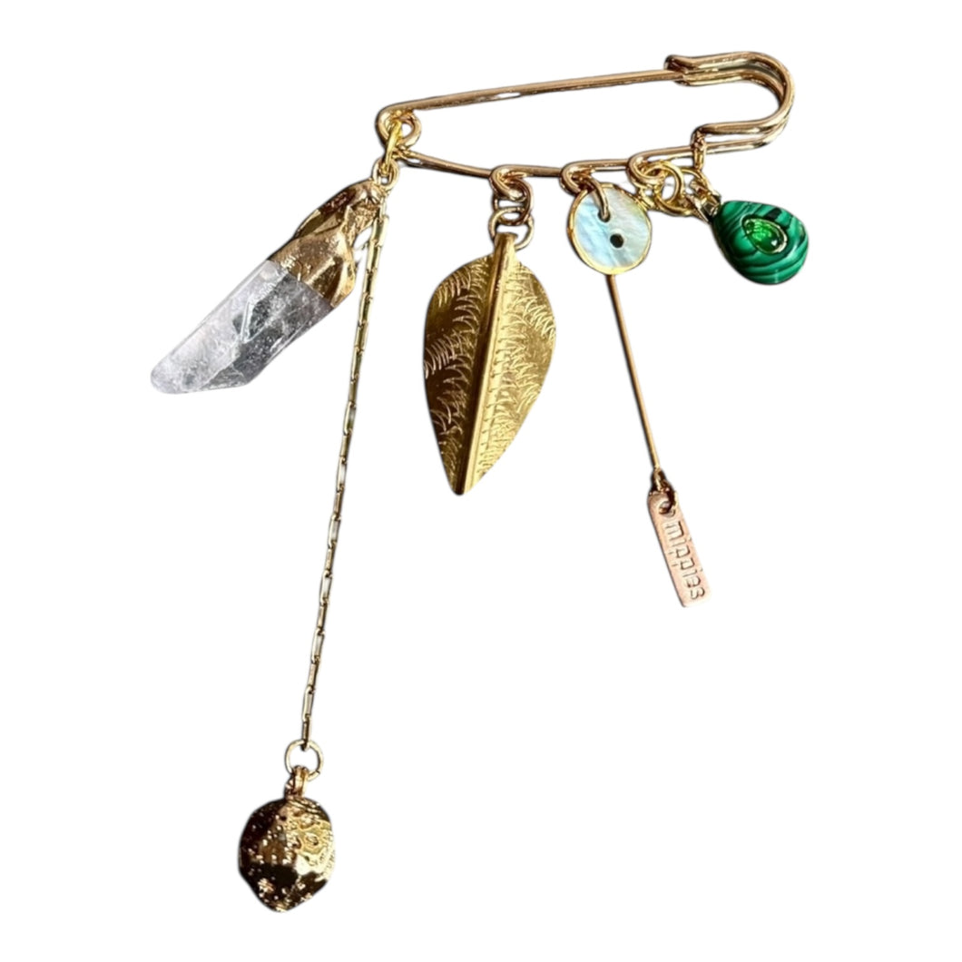 Mippies – Handgemaakte broche/speld met Malachiet, Kristal en bedels, Hand-made in Nederland