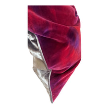 Afbeelding in Gallery-weergave laden, MIPPIES tie-dye paars zilver kussen 49 X 49 X 14 cm

