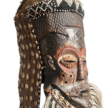 Afbeelding in Gallery-weergave laden, Afrikaans ceremonieel Chokwe masker, Afrika 1940s
