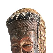 Afbeelding in Gallery-weergave laden, Afrikaans ceremonieel Chokwe masker, Afrika 1940s
