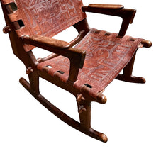 Afbeelding in Gallery-weergave laden, Vintage Angel I. Pazmino schommelstoel Muebles de Estilo, Ecuador 1960s
