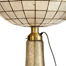Afbeelding in Gallery-weergave laden, Peill &amp; Putzler Tafellamp met Vintage Schelpen kap, Duitsland 1970s
