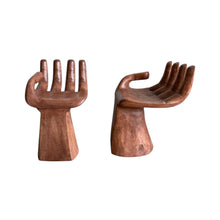 Afbeelding in Gallery-weergave laden, Vintage set van 6 Handgesneden Suar Houten Handstoelen
