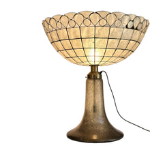 Afbeelding in Gallery-weergave laden, Peill &amp; Putzler Tafellamp met Vintage Schelpen kap, Duitsland 1970s
