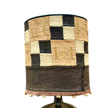 Afbeelding in Gallery-weergave laden, Vintage keramieken lamp met exclusieve Gambiaanse lampenkap, Frankrijk, 1970s
