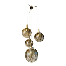 Afbeelding in Gallery-weergave laden, Vintage Cascade Hanglamp met vier Glazen Bollen, 1960s
