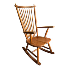 Afbeelding in Gallery-weergave laden, Eikenhouten Vintage Schommelstoel De Ster Gelderland, Nederland 1960
