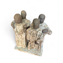 Afbeelding in Gallery-weergave laden, Vintage beeld uit klei – Brutalistisch viertal – circa 1980
