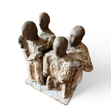 Afbeelding in Gallery-weergave laden, Vintage beeld uit klei – Brutalistisch viertal – circa 1980
