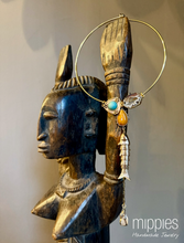 Afbeelding in Gallery-weergave laden, Mippies – Handgemaakte spangketting met beweegbare vis en agaat, hand-made in Nederland
