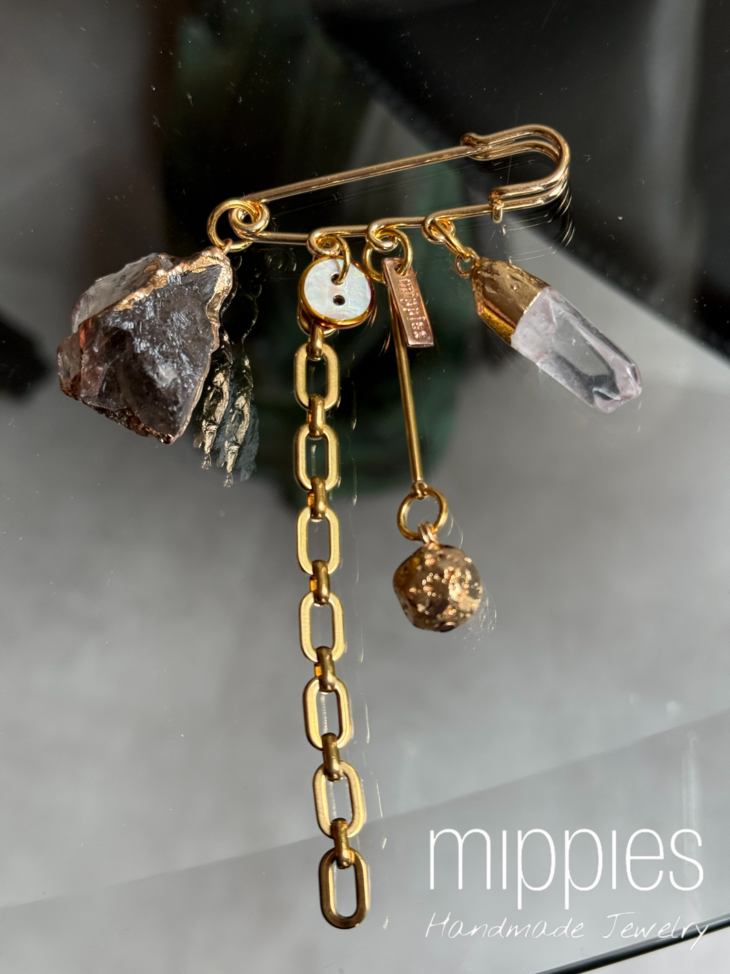 Mippies – Handgemaakte broche/speld met halfedelsteen, ketting en kristal, Hand-made in Nederland