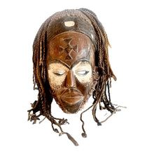 Afbeelding in Gallery-weergave laden, Afrikaans ceremonieel Chokwe Female Pwo masker
