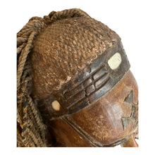 Load image into Gallery viewer, Afrikaans ceremonieel Chokwe Female Pwo masker
