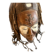 Afbeelding in Gallery-weergave laden, Afrikaans ceremonieel Chokwe Female Pwo masker
