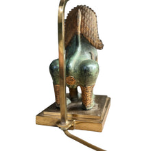 Afbeelding in Gallery-weergave laden, Thaise Singha lion Foo dog bronze en vergulde tafellamp, 1960s
