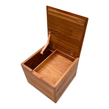 Afbeelding in Gallery-weergave laden, Vintage teakhouten opberg box/ trolly/ bar van Salin Mobler, Denemarken 1960s
